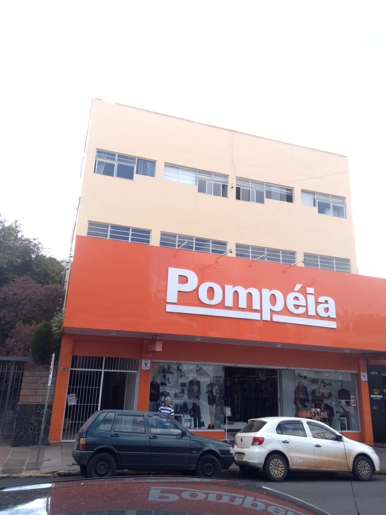 Apartamento acima Loja Pompéia, centro de Montenegro Donna imóveis