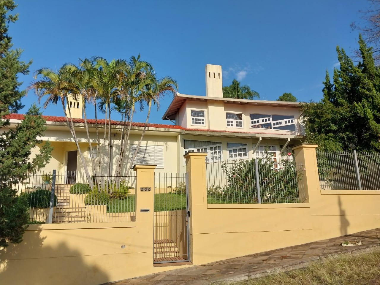 Casa de alto padrão em localização nobre no bairro Centro de Montenegro