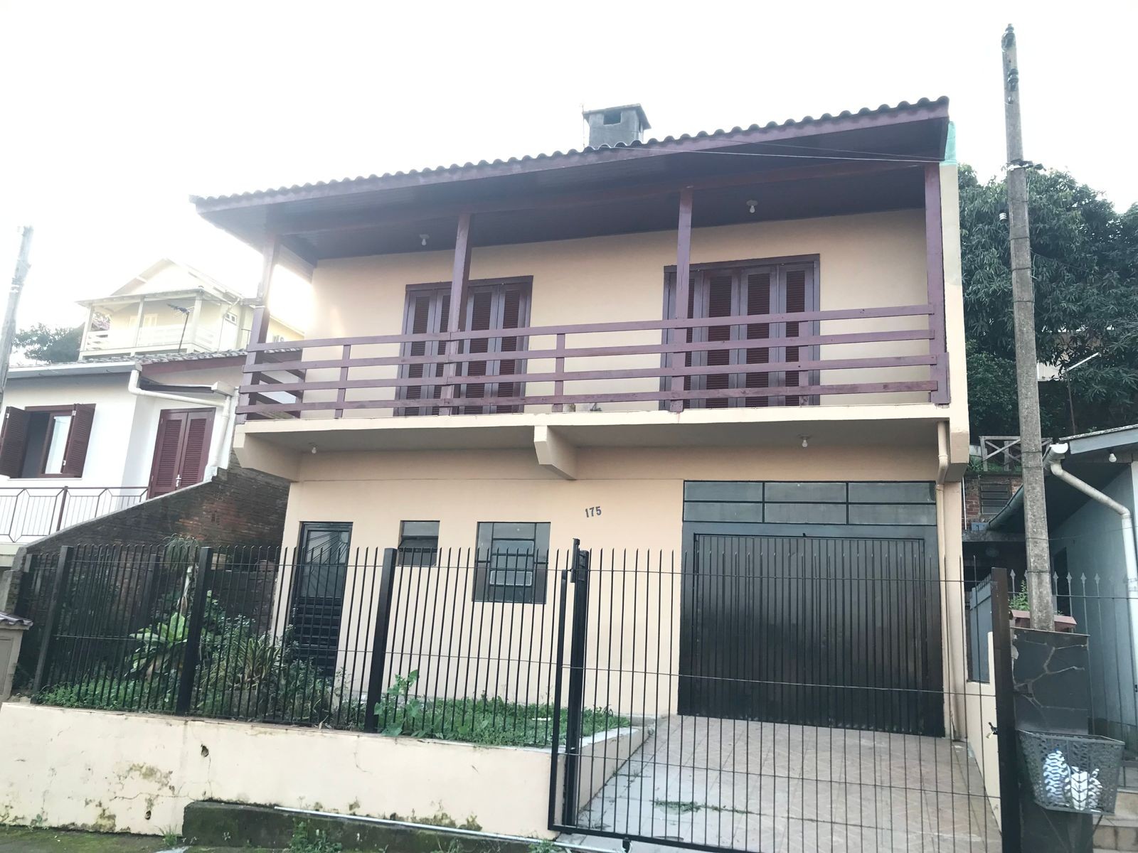 Casa de Alvenaria Bairro Centenário com 3 dormitórios