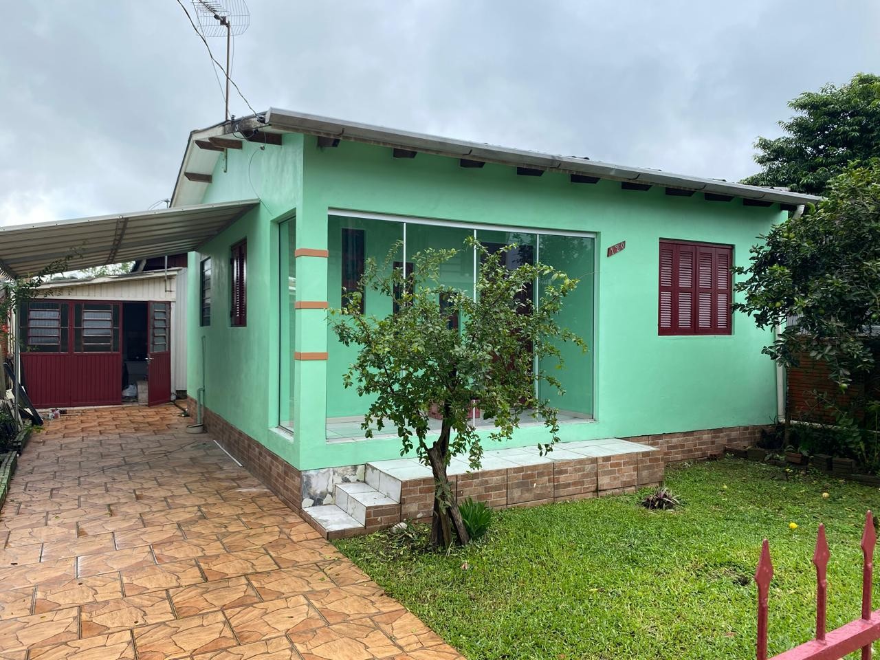 Casa de Alvenaria com anexo no Bairro Santa Rita