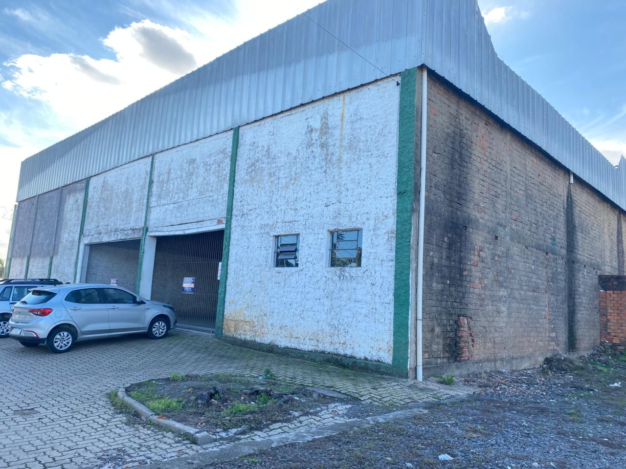 Prédio Comercial localizado no Bairro Municipal