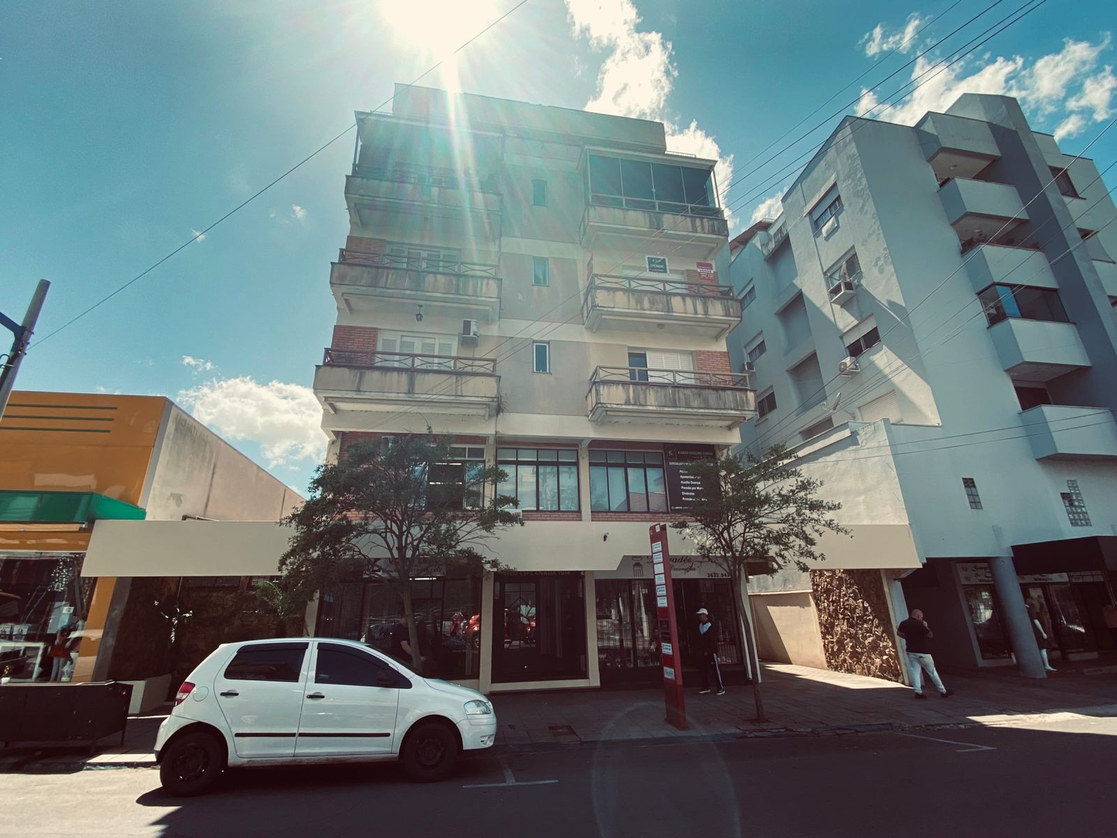 Belíssimo apartamento localizado no Centro de Montenegro  