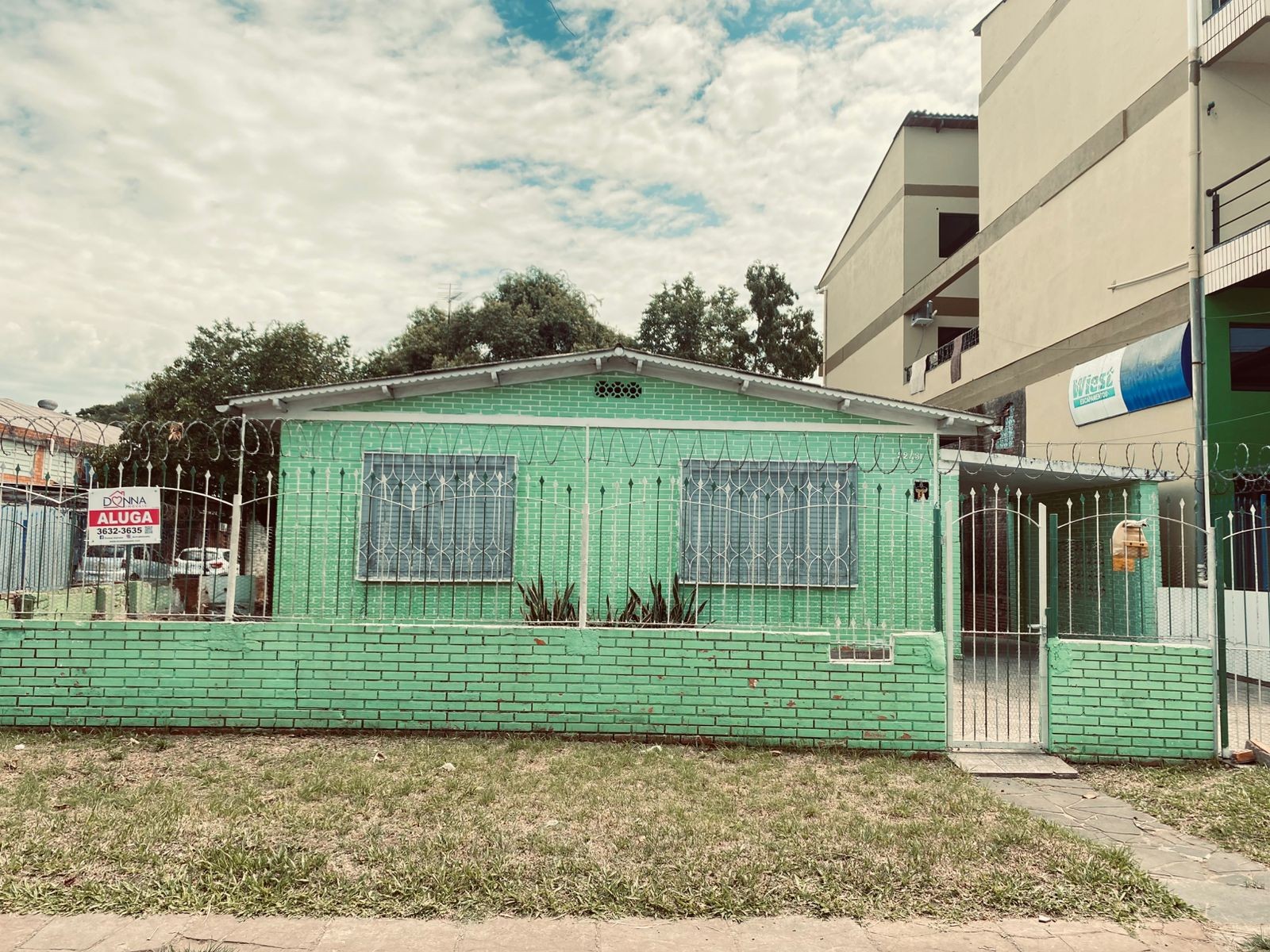 Casa comercial na Bruno de Andrade Bairro Timbaúva