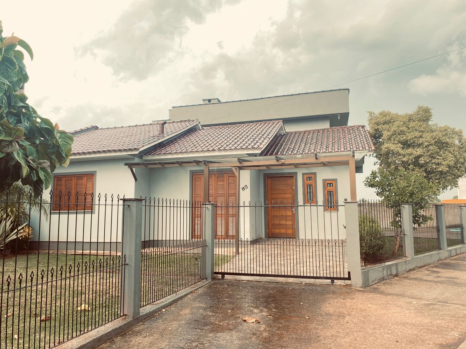 Casa com piscina para locação 