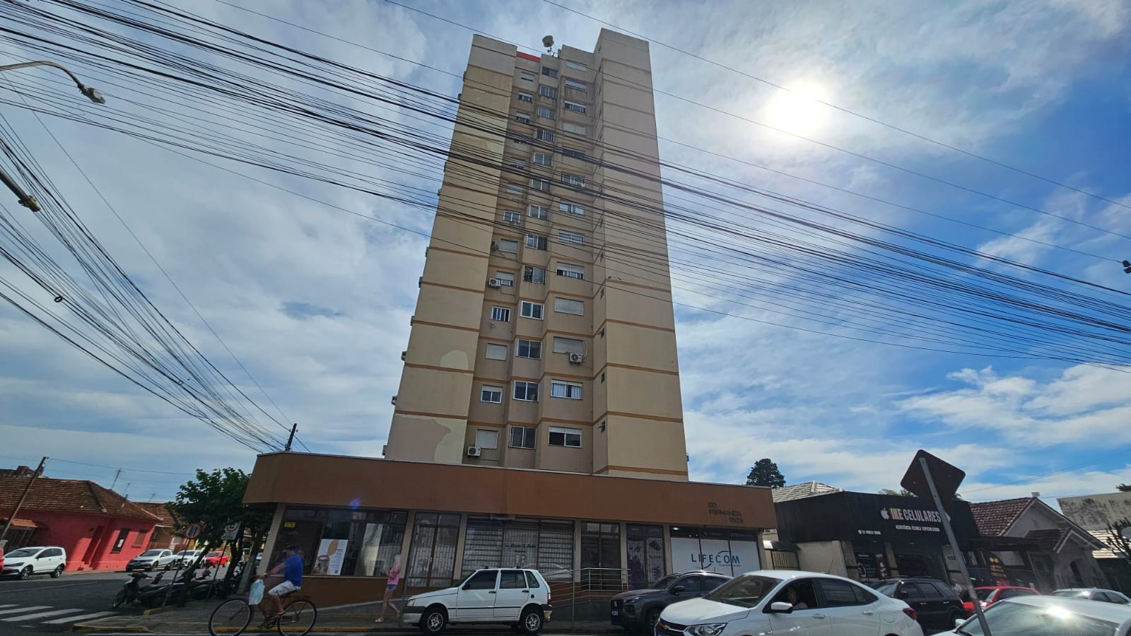 Apartamento mobiliado com belíssima vista à venda no Edifício Fernanda, Bairro Centro